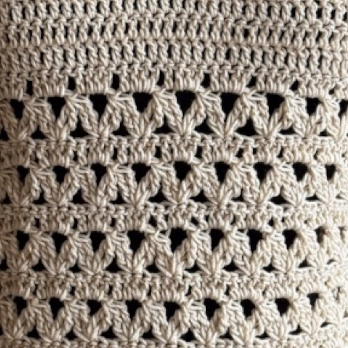 treble cluster zigzag stitch detail