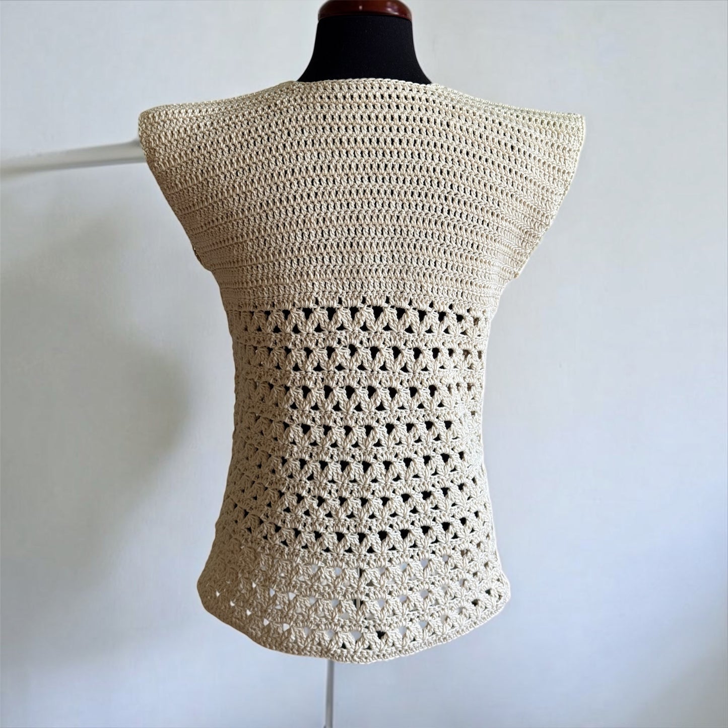 Back view — worked plain through the upper bodice