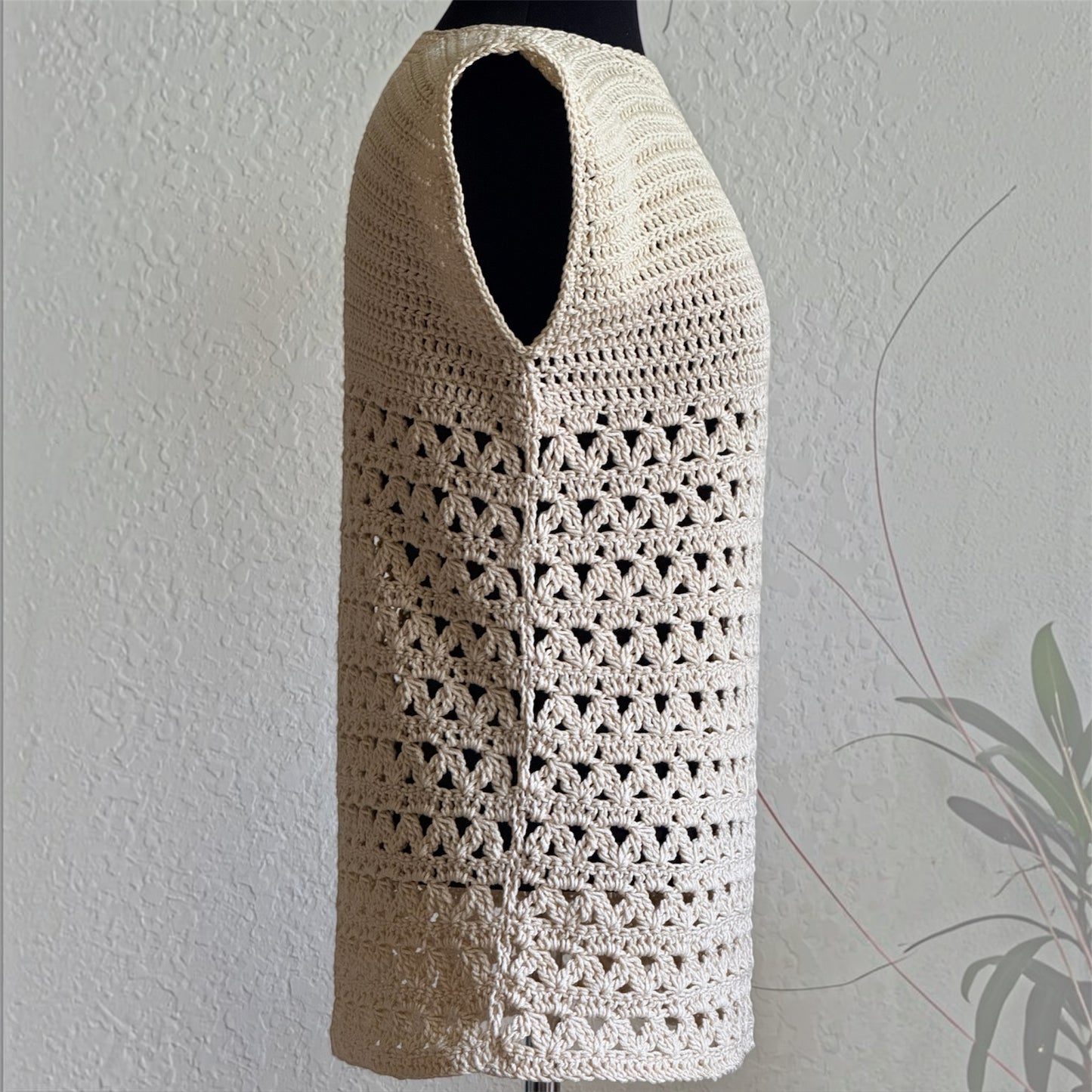 Side view — 17.5” side seam and armhole opening